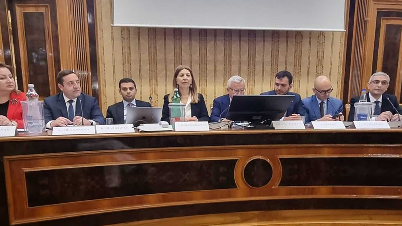 Заместитель министра Давид Саакян принял участие в армяно-итальянском бизнес-форуме в Неаполе