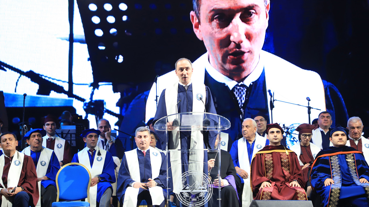 Министр Роберт Хачатрян принял участие в выпускном вечере 90-ого выпуска Национального Политехнического Университета Армении