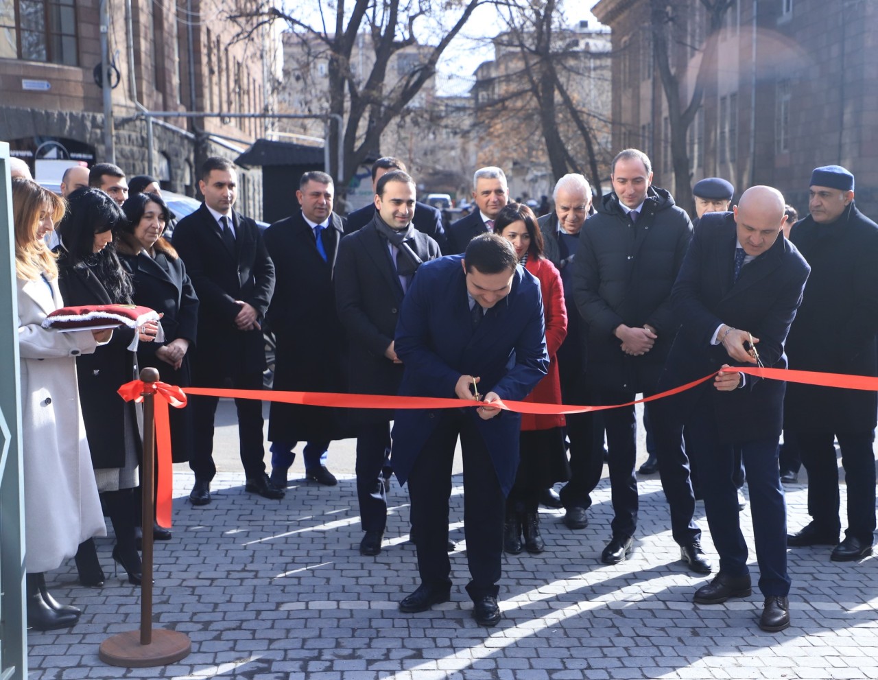 Министр принял участие в церемонии гашения специального конверта «90-летие со дня основания Национального политехнического университета Армении»