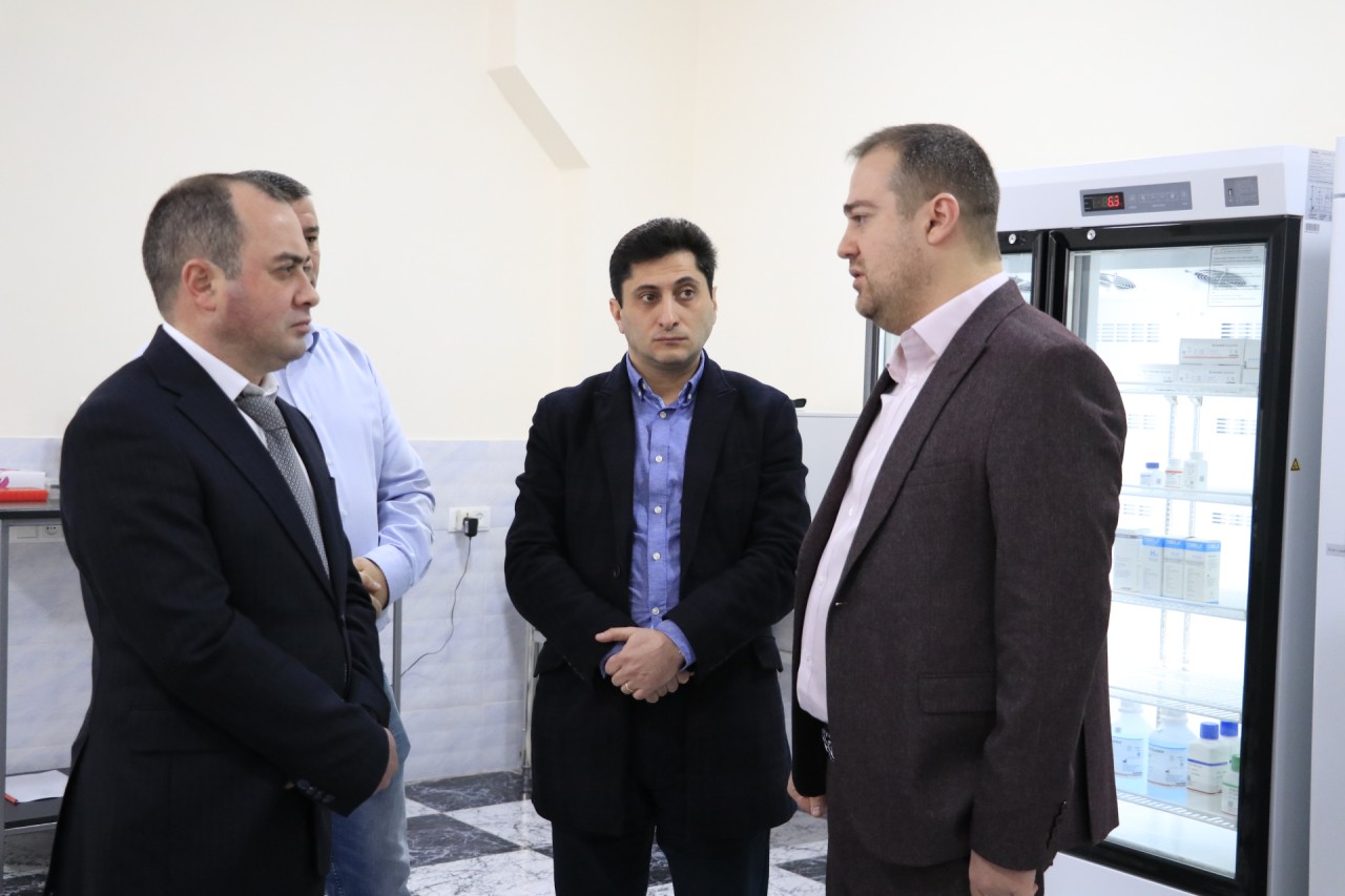 Заместитель министра Рубен Симонян посетил недавно основанную лабораторию компании «Reactive Science»