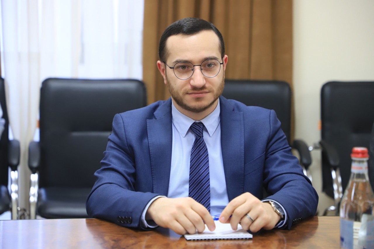 Minister Mkhitar Hayrapetyan met the representatives of “Gituzh” initiative