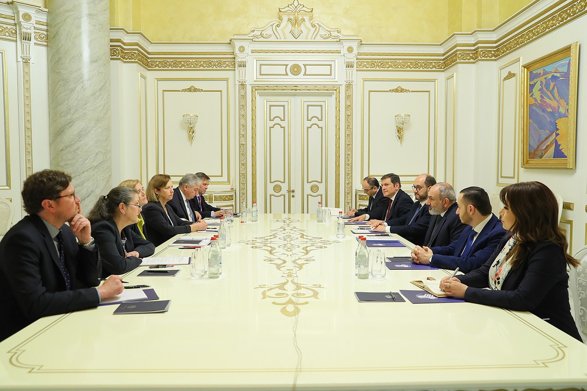 Prime Minister Pashinyan received delegation led by Samantha Power