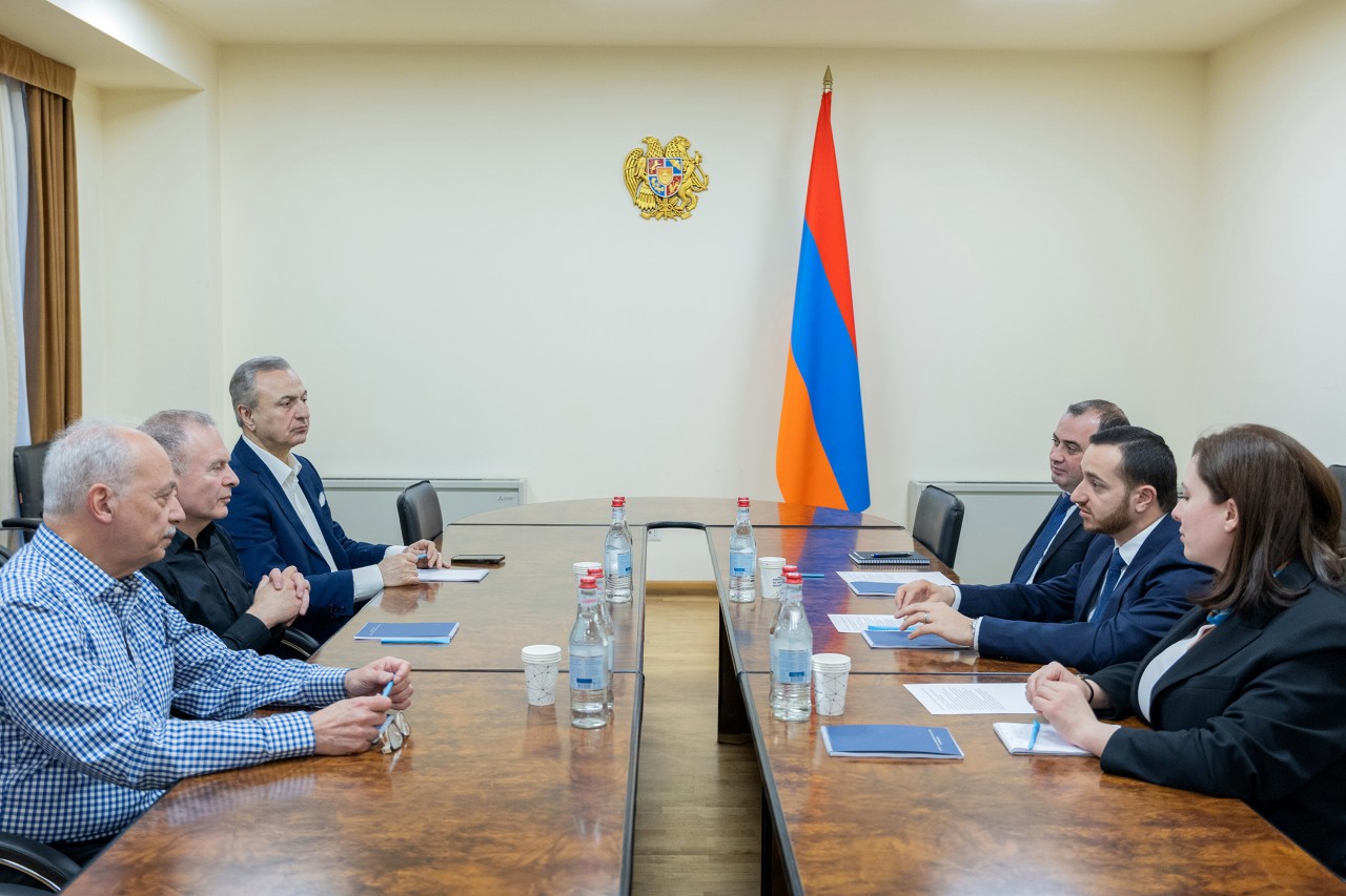  Նախարար Մխիթար Հայրապետյանն ընդունել է «Synopsys» ընկերության ճարտարագիտական գերազանցության խմբի ավագ փոխնախագահին